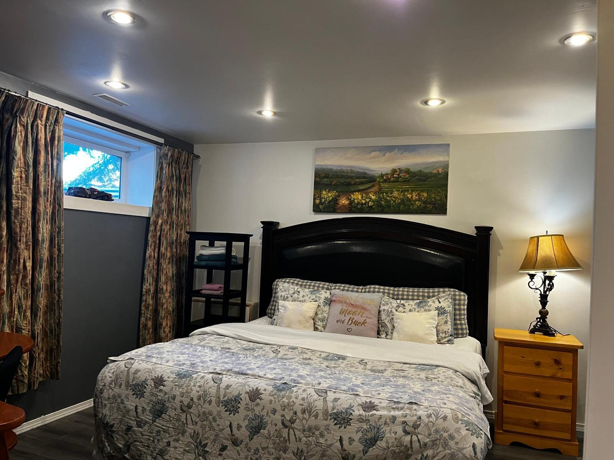 Hidden Valley New Basement Suite With Private Bathroom! YYC Esterno foto