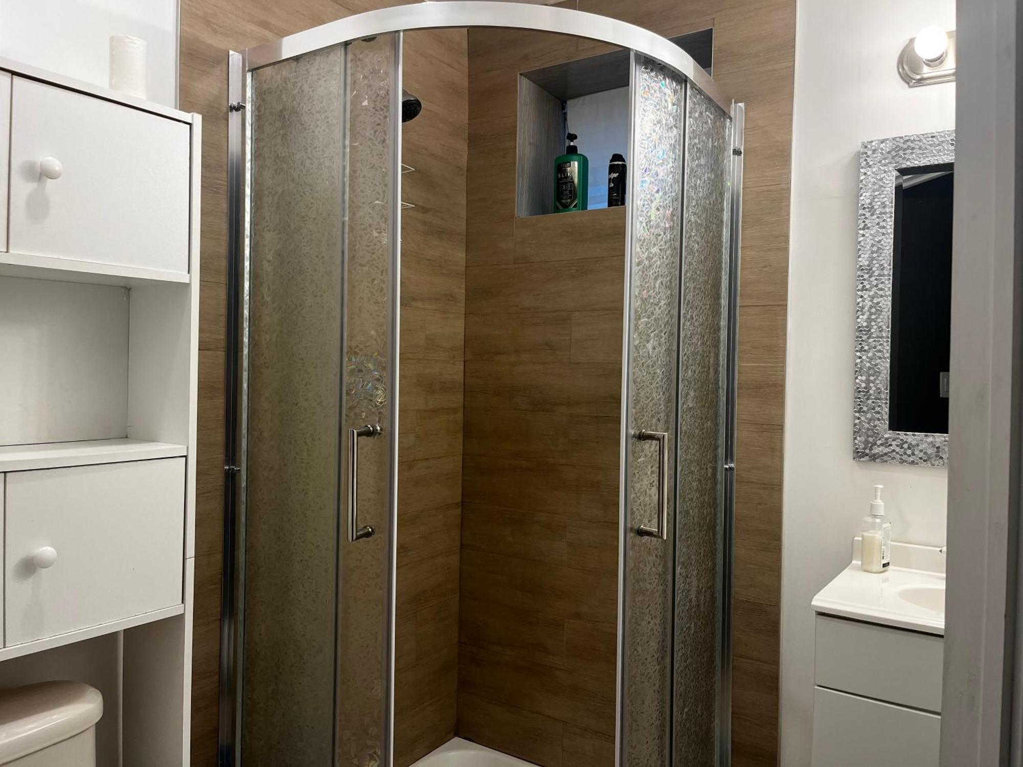 Hidden Valley New Basement Suite With Private Bathroom! YYC Esterno foto